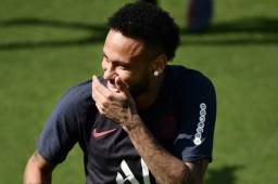 Neymar luce la nueva indumentaria del FC Barcelona en una publicidad.