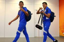 Los seleccionados hondureños no pudieron en el Mundial de Polonia. César Romero y Luis Palma cuando llegaban al estadio. Fotos cortesía FIFA