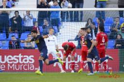 Jona Mejía festejando ante su afición el segundo gol del UCAM Murcia ante Getafe.
