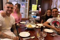 Esta es la imagen que compartió Mauro Icardi en su cuenta de Instagram junto a Keylor Navas, Andrea Salas y Wanda Nara.