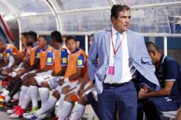 El entrenador de la Selección de Honduras, Jorge Luis Pinto, durante el partido que se jugó contra Trinidad y Tobago. Foto Delmer Martínez-Enviado especial