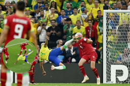 La foto del golazo de Richarlison quien firmó doblete de Brasil ante Serbia en el Lusail Iconic Stadium.