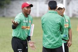 El entrenador de Marathón, Carlos Pavón, espera llegar a un arreglo porque ocupa a los jugadores para el partido clave frente al Honduras Progreso. Foto DIEZ