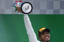 Lewis Hamilton se impuso a su gran rival de la temporada, Sebastian Vettel.