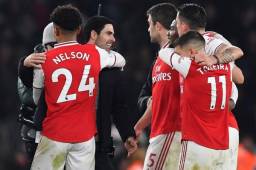 Arsenal derrotó a Manchester United con goles de Pepé y Socratis.