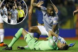 Dedé, de manera fortuita, le quebró la mandíbula a Andrada, portero del Boca Juniors.