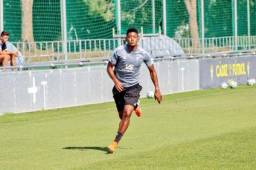 El delantero Antony 'Choco' Lozano en el entrenamiento del Cádiz entrenando por separado; pero hoy se recuperó y entró en la convocatoria. Foto cortesía