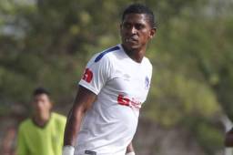 Carlo Costly no jugó ante el Juticalpa pero siguió el partido desde su casa.