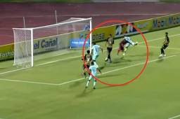 ¡Buba López salió a cazar mariposas y terminó en autogol de Devron! Errorazo del Real España en el 2-0 de Motagua