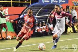 El hondureño Rubilio Castillo debutaría ante Guápiles.