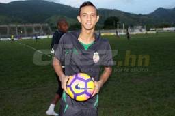 Diego Reyes se entrena con Real Sociedad y dice que si no le sale una oferta concreta del extranjero se quedará jugando en Tocoa.