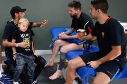 Neymar asegura que él es el que le pasa todas las noticias a Messi y Suárez.