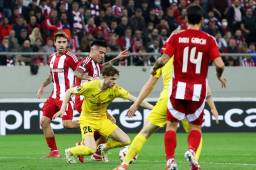 Luis Palma ingresó en el segundo tiempo en el partido del Olympiacos ante el Bodo en la Europa League.