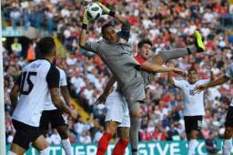 Dixon dijo que Keylor Navas es un 'portero sobrevalorado en el fútbol mundial', esas fueron las palabras de Lee en un análisis desarrollado en el descanso de ese juego.