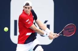 El estadounidense John Isner logró superar al juvenil Félix Auger-Aliassime para clasificarse a la gran final del torneo de Masters 1000 de Miami.