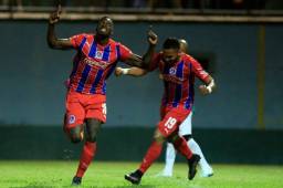 Javier Estupiñán anotó el primer gol del Olimpia en Olancho.