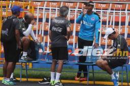 Donis Escober se alista para el juego de Honduras ante Estados Unidos.