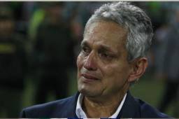 Reinaldo Rueda es muy emotivo y esta vez derramó lágrimas tras coronarse campeón con el Atlético Nacional.