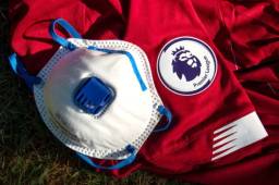 La Premier League podría reanudar el fútbol en las próximas semanas.