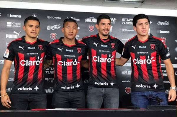 Roger Rojas y Luis Garrido regresan al extranjero.