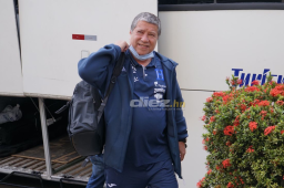 El técnico colombiano viajó junto al grupo de futbolistas para el duelo de este miércoles ante Estados Unidos.