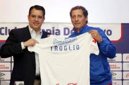 El entrenador Pedro Troglio cuando fue presentado hace un año en el Olimpia, equipo al que llevó a la final y ahora lo tiene peleando en grande en Concacaf.