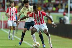 Brayan Beckeles ha perdido la titularidad con el Necaxa.