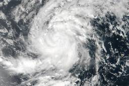 El huracán Irma se fortaleció este martes y se convirtió en categoría 5 con vientos de hasta 281 kilómetros por hora, según datos de una aeronave que sigue el ciclón.