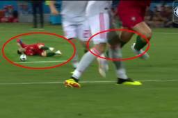 Nacho derribó a Cristiano Ronaldo en el área ante el reclamo de los defensas españoles.