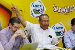 Los dirigentes de la Liga Nacional están buscando que el torneo Clausura se reanude a puerta cerrada; pero se ha caído la fecha de mediados de mayo.