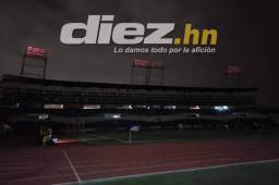 Así fue el fallo de energía que se dio en el estadio Olímpico de San Pedro Sula. FOTO: Yoseph Amaya.