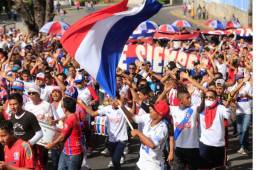 Así fue la llegada de la Ultra Fiel al estadio Nacional de Tegucigalpa.