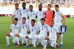 Isaac Borjas (10) trabaja en construcción en los Estados Unidos por mientras consigue equipo.