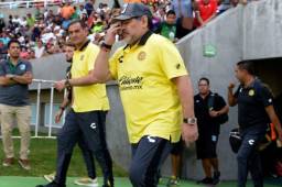 Diego Maradona también arremete contra Carlos Tévez.