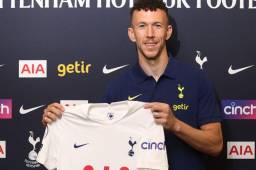 Iván Perisic ya fue presentado oficialmente como el nuevo jugador del Tottenham.