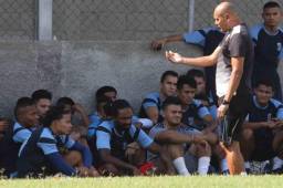 Wilmer Cruz sorprendió a sus muchachos poniéndoles la canción We Are The Champions.