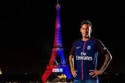 Neymar está emocionado por como lo están tratando en París.