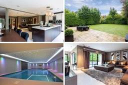 Piscina, mesa de billar y hasta seis habitaciones de lujo. Darren Fletcher, con pasado en el Manchester United y quien se encuentra sin equipo actualmente, puso en venta su mansión.