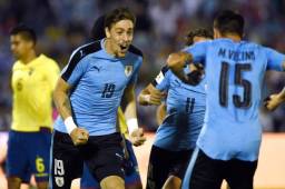 Sebastián Coates y Diego Rolan han dado la victoria a Uruguay.