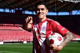 Luis Palma jugará ahora con la camisa del Olympiacos, ese era su destino.
