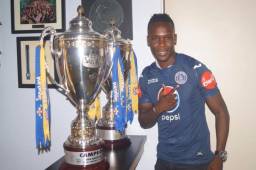 Román Rubilio Castillo seguirá ligado al Motagua por dos años más.