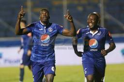 Javier Estupiñán festeja el tercer tanto del Motagua ante Honduras Progreso.