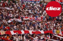 La afición del Club Deportivo Olimpia se ha expresado en redes sociales por la destitución de Carlos 'Piscis' Restrepo.