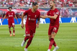 Darwin Núñez brilla por primera vez con la camisa del Liverpool gracias a sus cuatro goles.