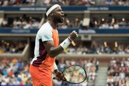 Frances Tiafoe se mete en la historias del US Open, ya que el estadounidense avanzó a semifinales de la competencia.