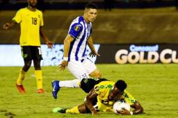 El volante de contención, Héctor Castellanos durante el encuentro de la Selección de Honduras frente a Jamaica. Fotos AFP