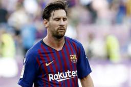 Lionel Messi salió fastidiado y hasta perdió el control con el árbitro al final del partido.