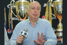 Eddy Atala pide castigos al cuerpo técnico del Olimpia y que no quiten amarillas a jugadores.