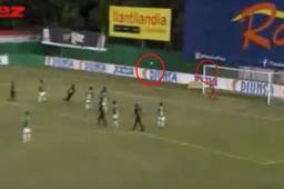 Espectacular gol de Barahona en el estadio Yankel Rosenthal de San Pedro Sula.