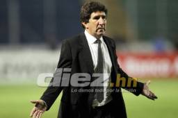 El entrenador del Olimpia suma otro torneo en blanco y cuando esto pasa en el equipo capitalino la dirigencia toma decisiones. Foto Juan Salgado